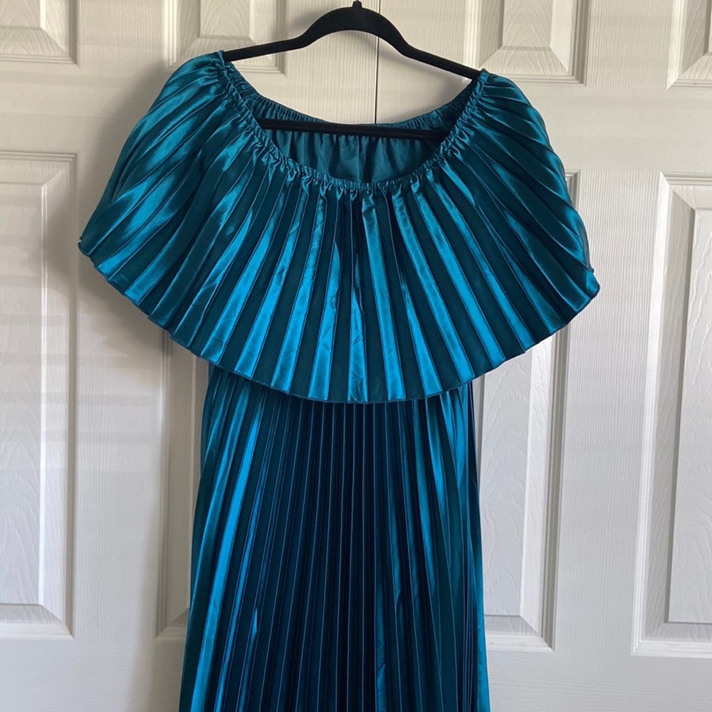 Pleated maxi dress